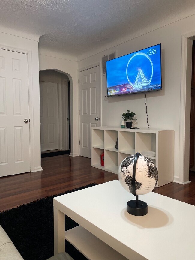 Photo - 1860 Rochester Rd