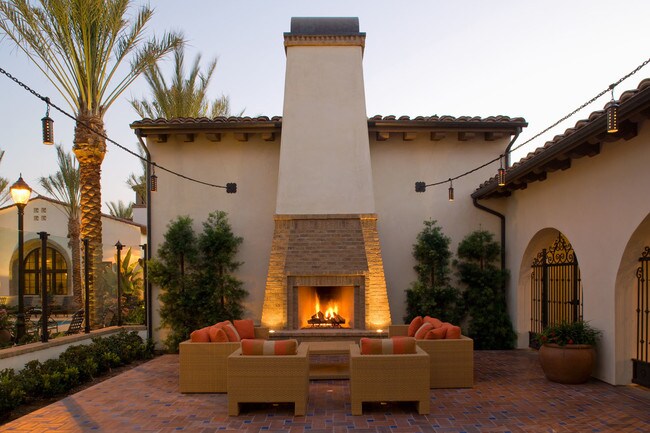Esperanza Apartment Homes