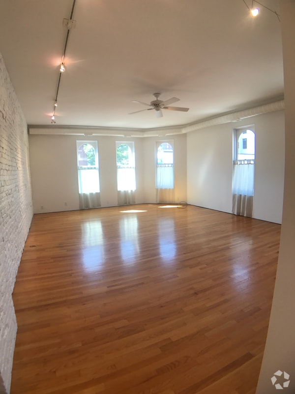 Building Photo - 33 Taylor St Rental