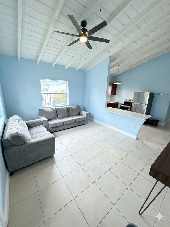 Living Room - 519 NW 10th Ave Unit B