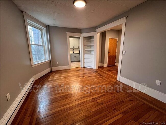 Photo - 1476 Chapel St