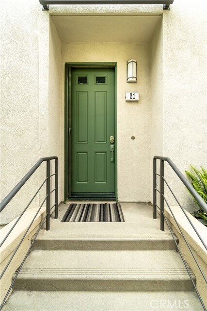 Photo - 21 Vantis Dr