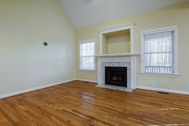 Photo - 256 Trillium Way