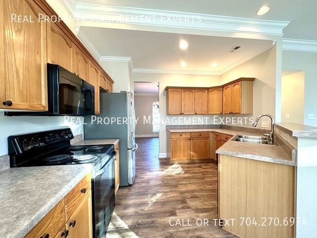 Photo - 8900 Hadco Ln