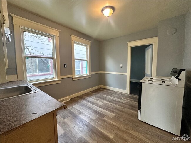 Building Photo - 62 Laforce Pl Rental
