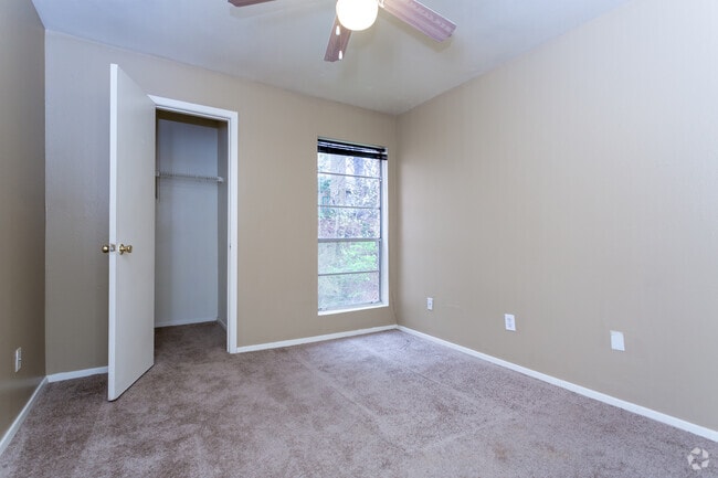 2BR,1BA-Summit
