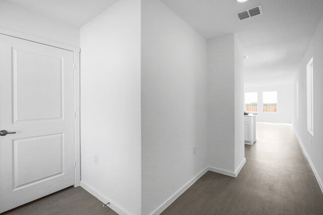 Photo - 1442 Mira Mill