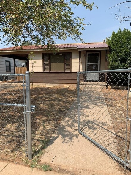 511 Douglas Dr