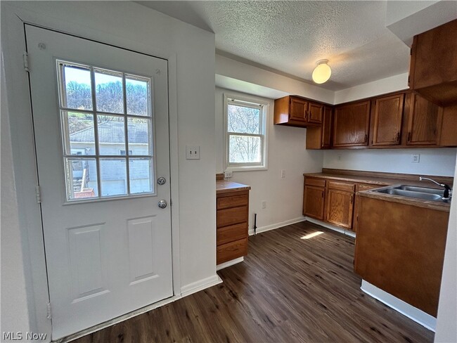 Photo - 642 Cove Rd Unit 1