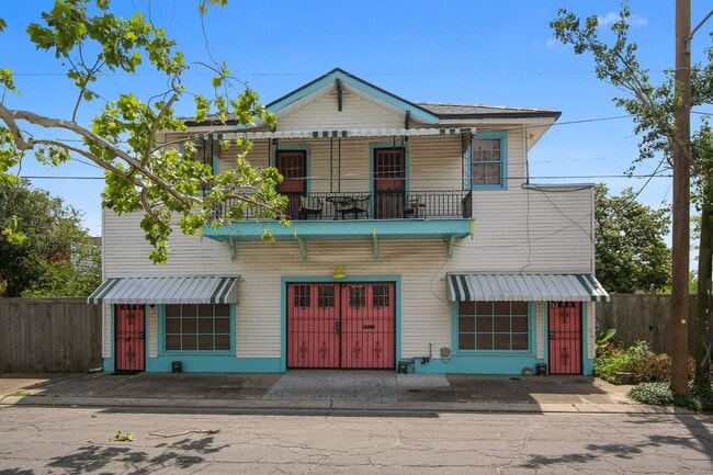 Building Photo - 116 Elmira Ave Rental
