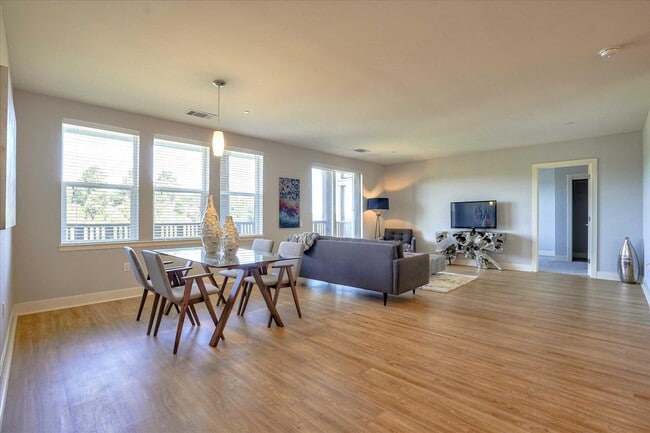 33 North Apartments