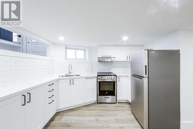 Photo - 13 Ravina Crescent