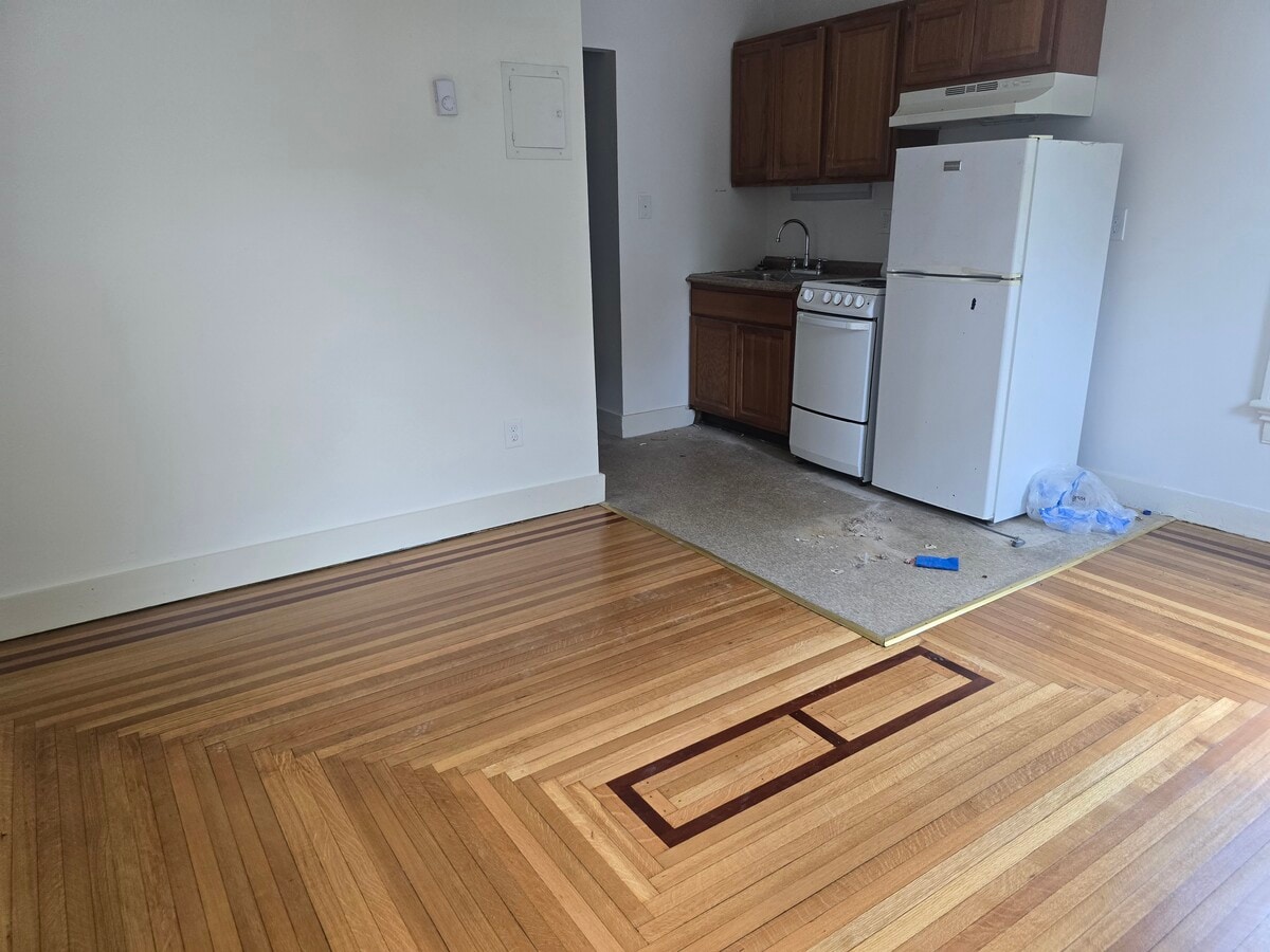 Photo - 114 E Liberty St Unit Apt 6