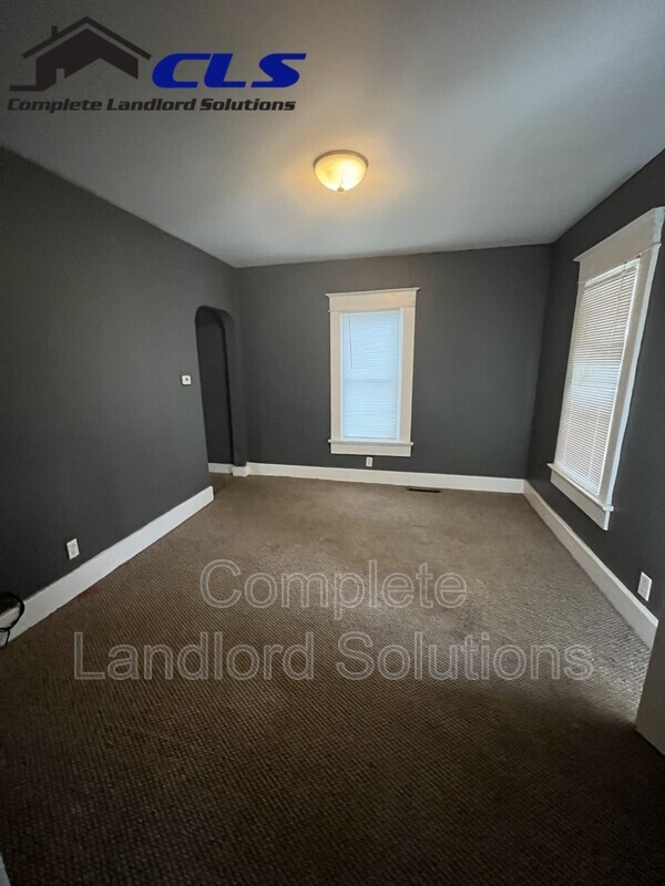 Photo - 1820 Putnam St