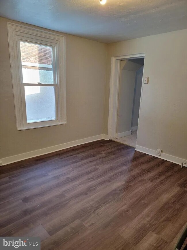 Photo - 613 Walnut St