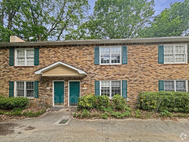 Building Photo - 3015 Spruce Cir Rental