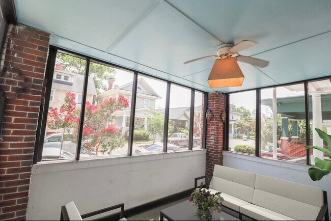 Photo - 628 E 38th St