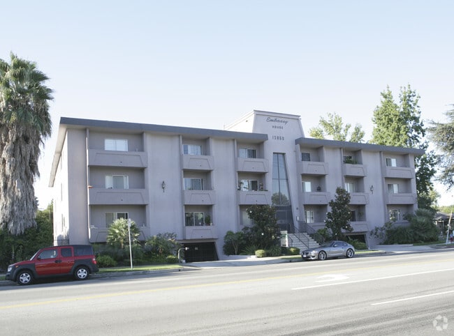 Photo - 13860 Burbank Blvd