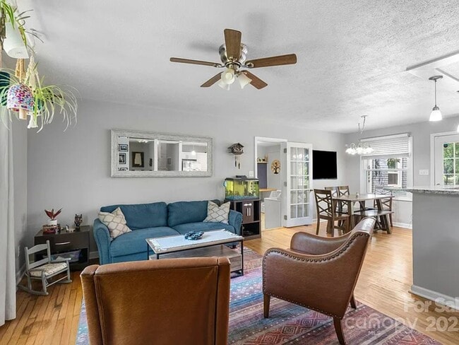 Photo - 6 Morgan Blvd