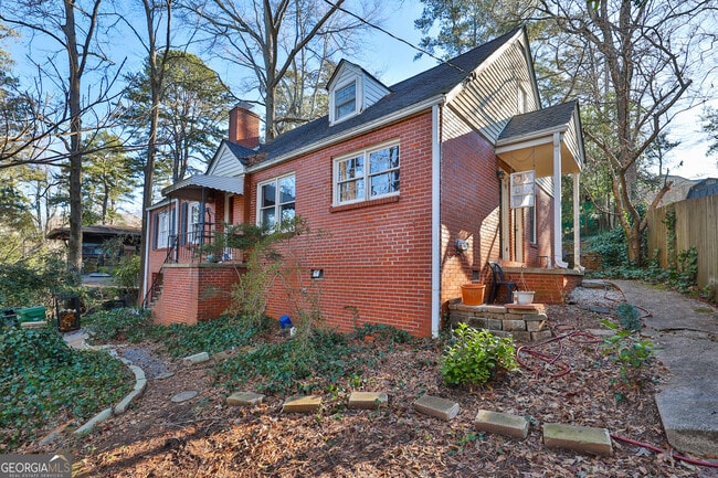 Photo - 487 Lakeshore Dr NE Unit 2