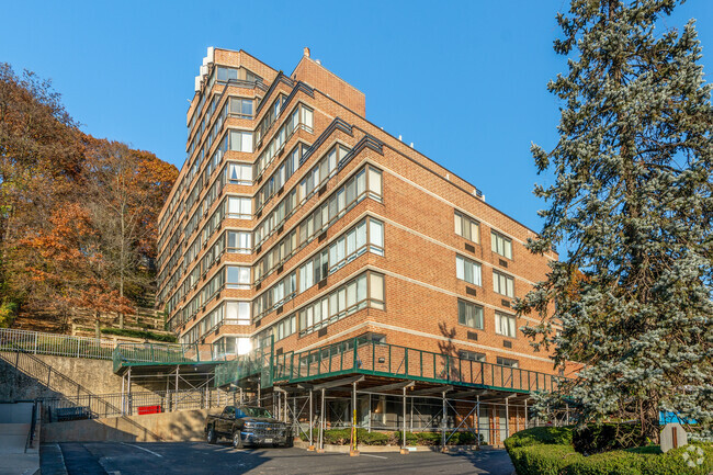 755 Narrows Rd N - Sunrise Tower Apartments
