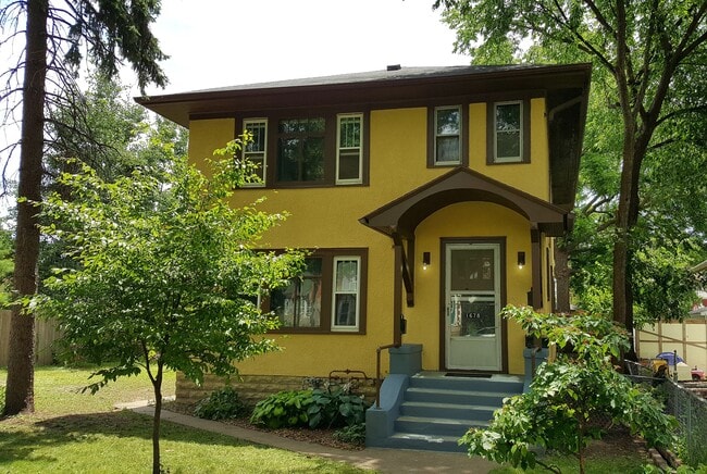 Building Photo - 1678 Charles Ave Unit #2