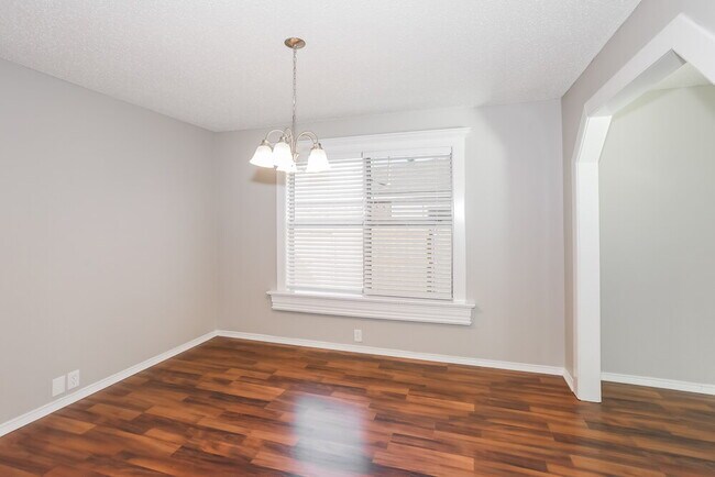 Photo - 1212 Springcreek Dr