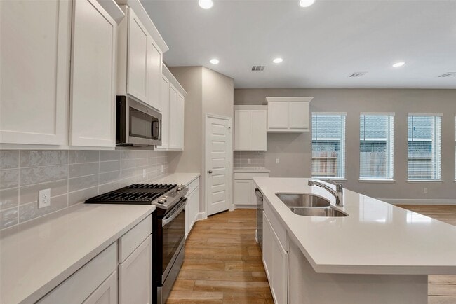 1328 Wicklow Frst St