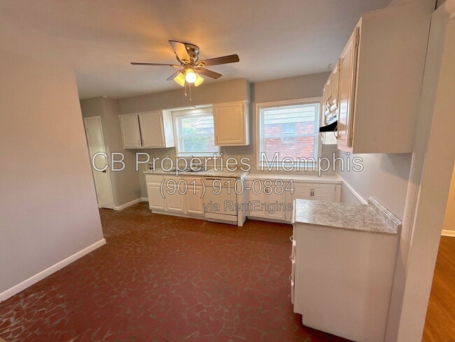 Photo - 1871 Cornelia Ln