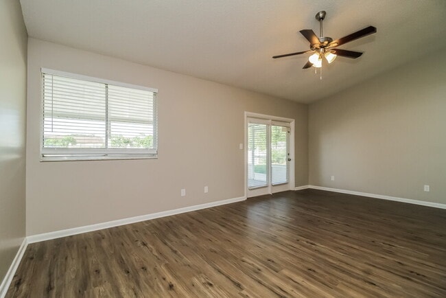 Photo - 1533 Colony Ave