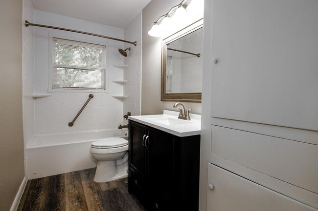 Photo - 207 Del Monte Ln