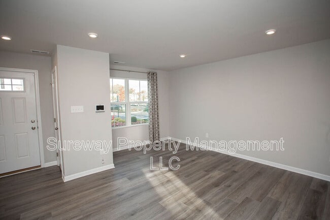 Photo - 2 Mulberry ln