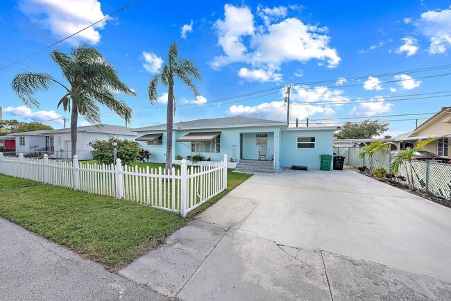 Photo - 135 E 28th St Casa