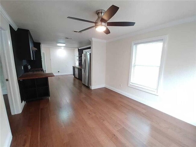 Photo - 1705 Singleton Ave