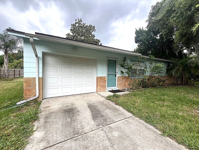 Building Photo - 2610 Orange Tree Dr