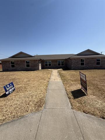 402 N Nolan River Rd