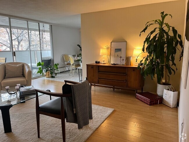 Building Photo - 1090 N. Lafayette St Unit 305 Rental