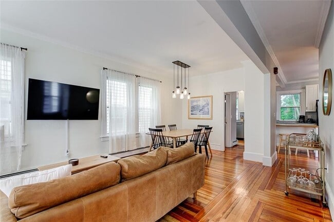 Photo - 7 Division St