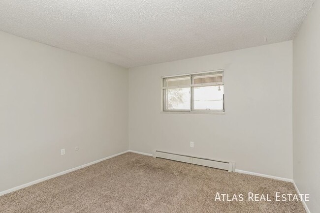 Photo - 64 Newport Cir Unit 4B