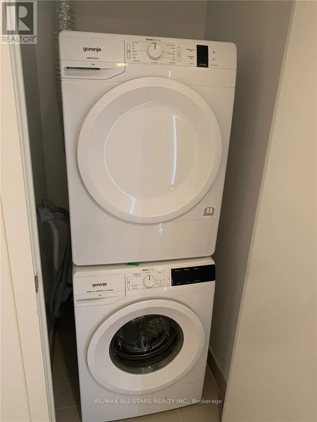 Photo - 159 Wellesley St E Unité 1611