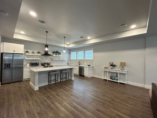 Photo - 2BED / 1BATH Condo/Townhome For Lease! Available NOW! Unit 123 Fairview Ave.  3