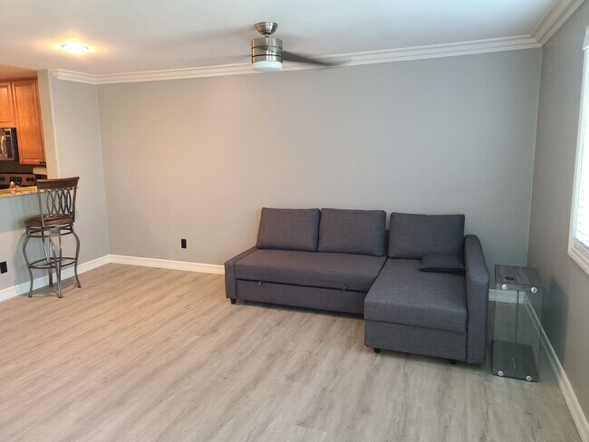 Photo - 1 bed 1 bath in UTC with great amenities Pool, hot tub, gym, underground parking. Unit 5309
