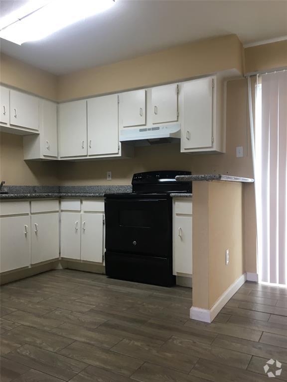 Building Photo - 5625 Antoine Dr Unit 313 Rental