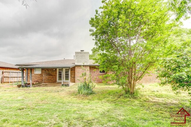 Photo - 303 SW 72nd St