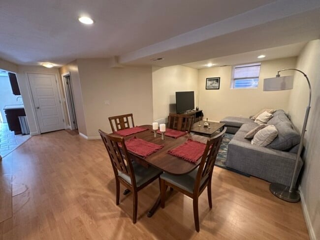 Photo - 322 E 6th Ave