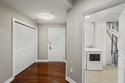 1 Bedroom Deluxe entry hallway