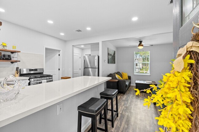 Photo - 412 Waco Ave