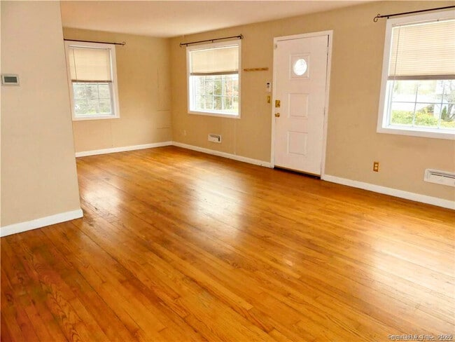 Photo - 12 W Rocks Rd