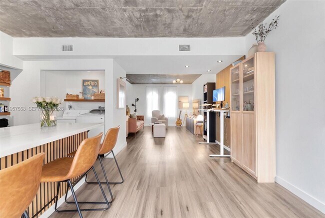 Photo - 5265 NW 112th Ave Unidad 6