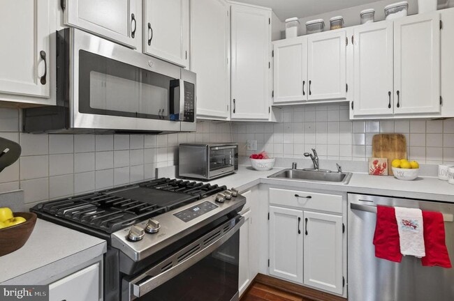 Photo - 462 Worthington Rd